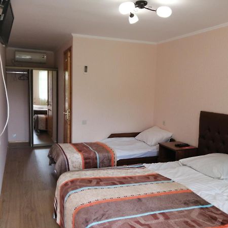 Мини-Отель На Агрба 22А Pizunda Esterno foto