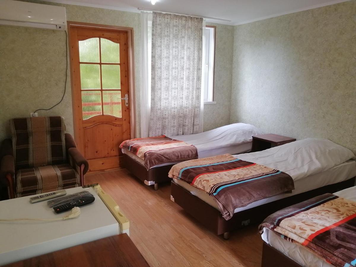 Мини-Отель На Агрба 22А Pizunda Esterno foto