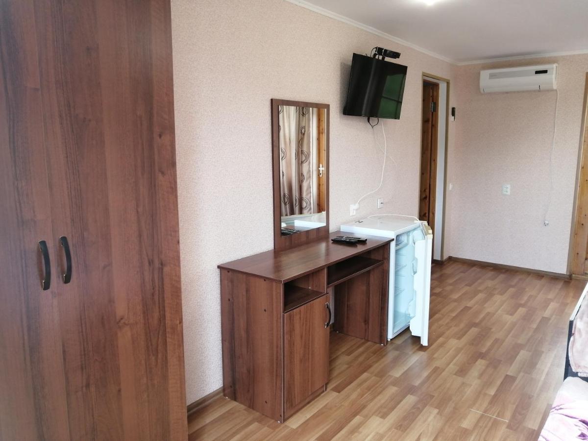 Мини-Отель На Агрба 22А Pizunda Esterno foto