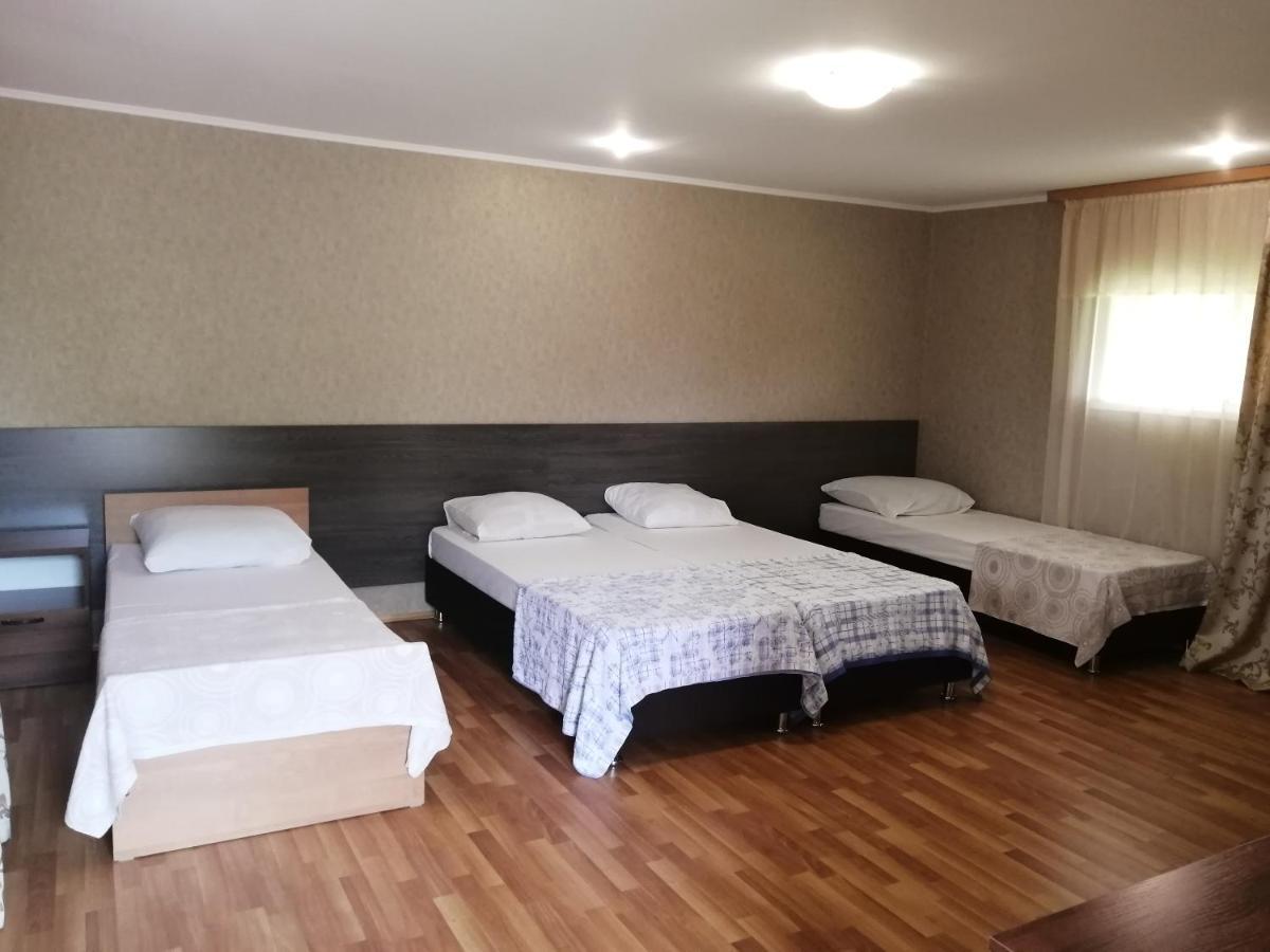 Мини-Отель На Агрба 22А Pizunda Esterno foto