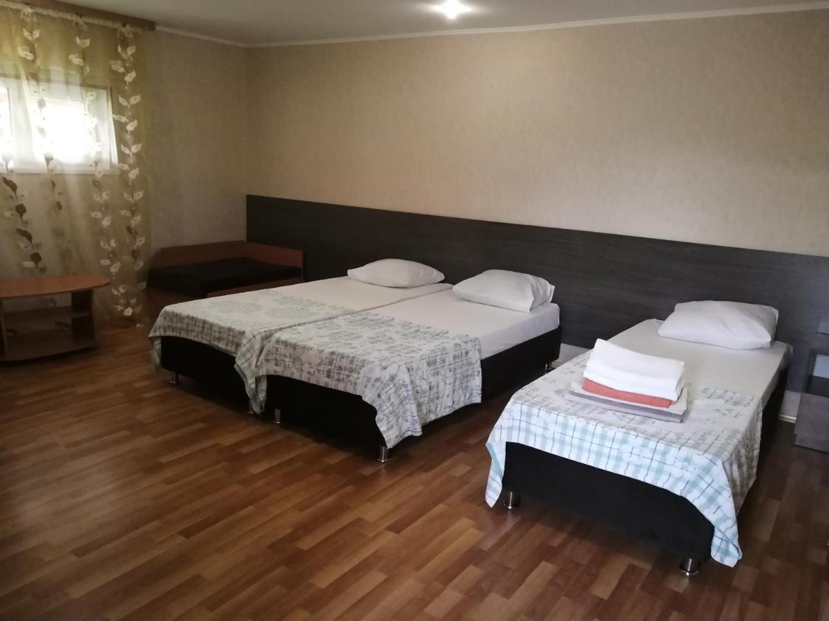 Мини-Отель На Агрба 22А Pizunda Esterno foto