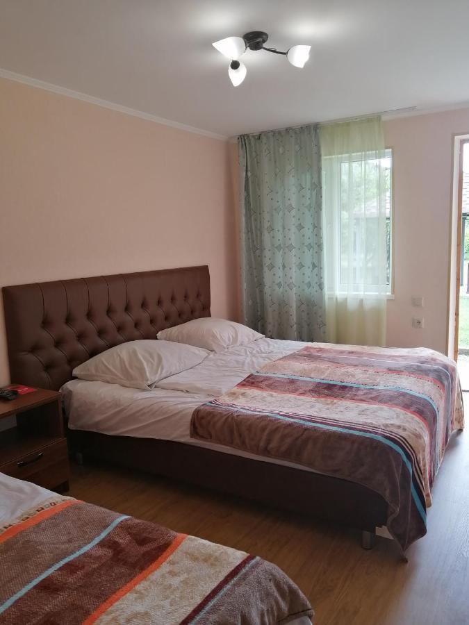 Мини-Отель На Агрба 22А Pizunda Esterno foto